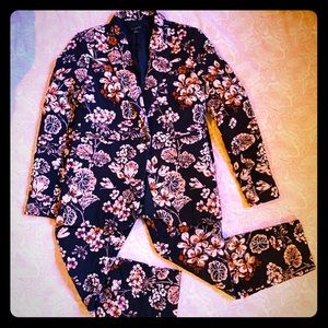 Ann Taylor Floral Pant Suit Navy size 0P blazer